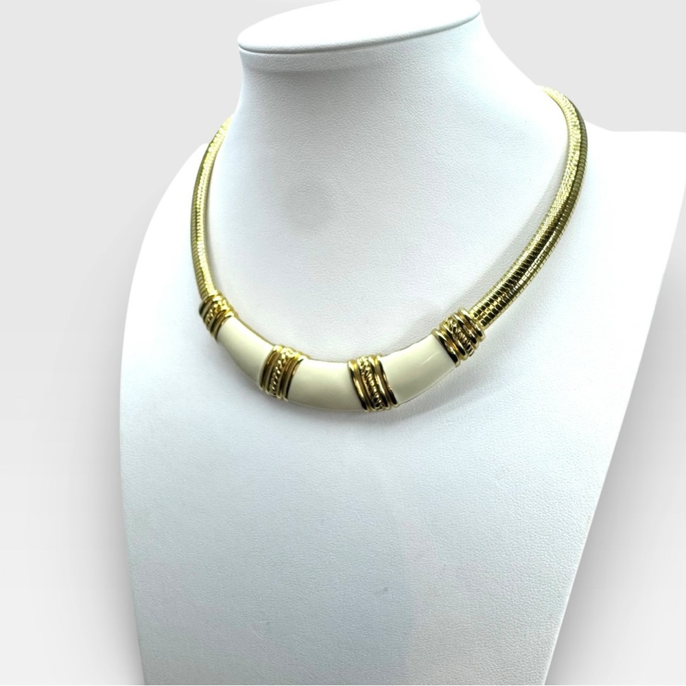MONET 1980s Vintage Gold and Ivory Enamel Omega Tubogas Collar Necklace - Picture 9 of 16